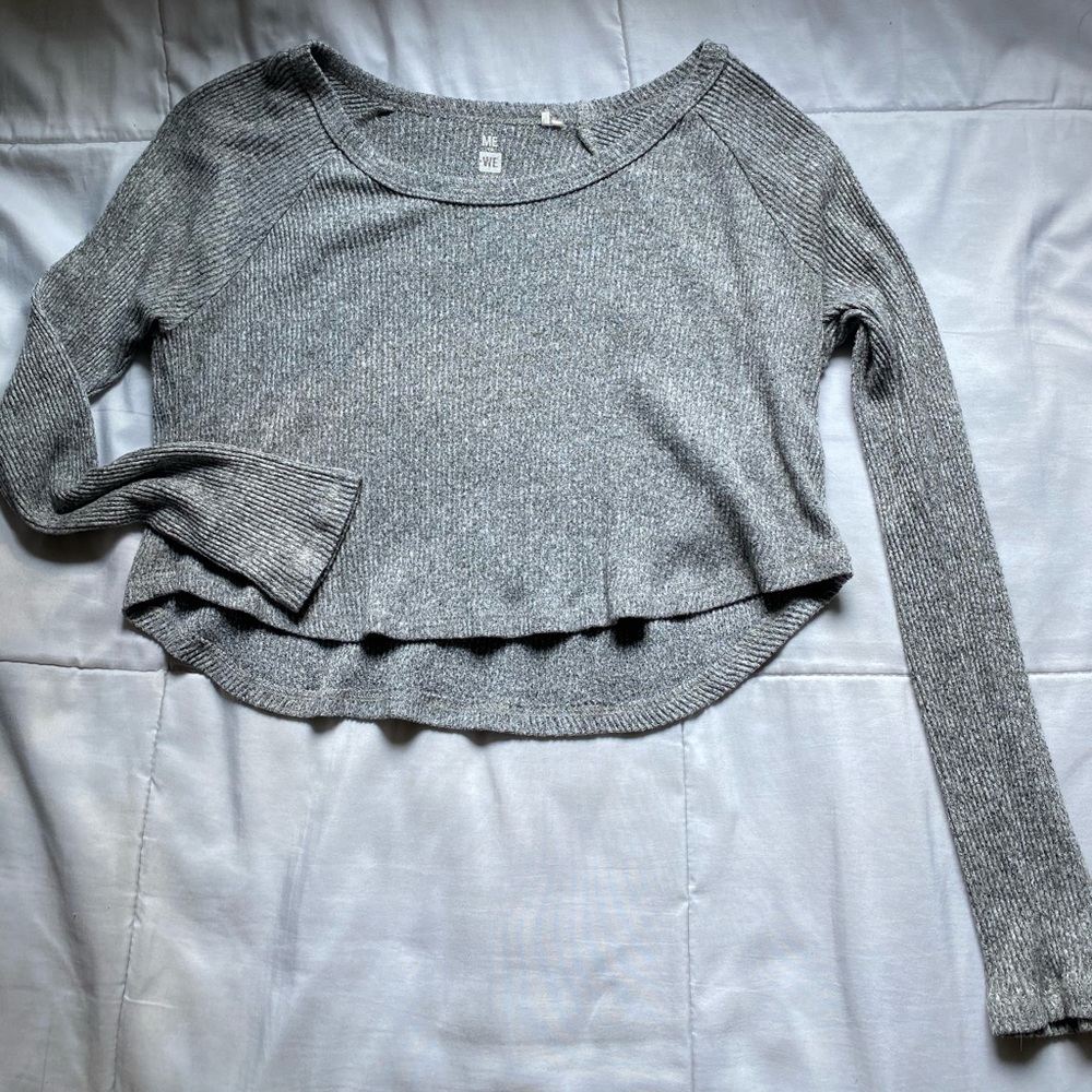 High-Low Grey Sweater - Picture 3 of 3
